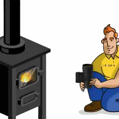 Hombre con tubo de chimenea junto a estufa de leña encendida. Controlar la temperatura del tubo chimenea leña es clave.