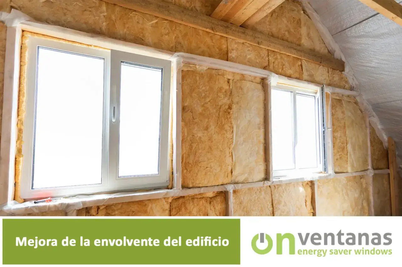 Instalación de ventanas en obra, cumpliendo la normativa de ventanas para viviendas, mejorando la envolvente del edificio.