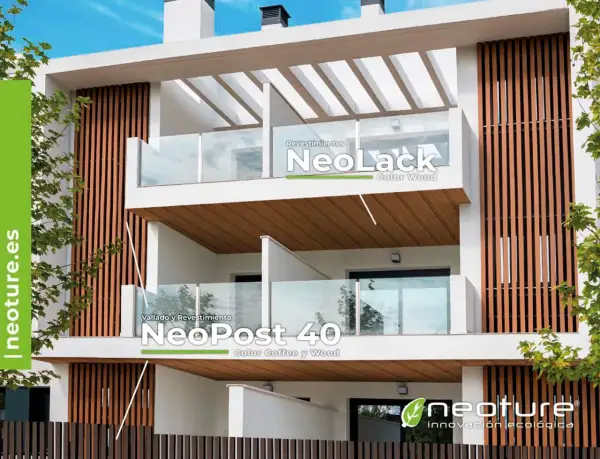 Fachada moderna con revestimientos de madera para exterior. NeoLack y NeoPost 40, soluciones innovadoras y ecológicas.